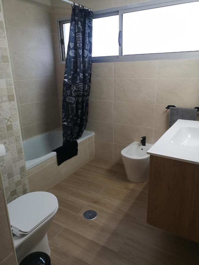 Hostal Mari En La Laguna, Alquiler Habitacion Privada En Hostal, 6 Habitaciones Cerca De La Universidad Y Aeropuerto Norte, 3 Banos Compartidos 拉拉古纳 外观 照片