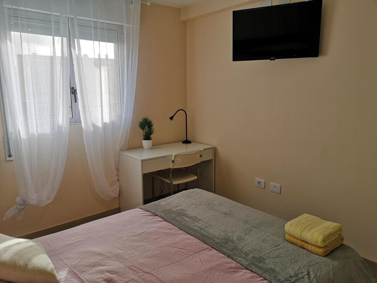 Hostal Mari En La Laguna, Alquiler Habitacion Privada En Hostal, 6 Habitaciones Cerca De La Universidad Y Aeropuerto Norte, 3 Banos Compartidos 拉拉古纳 外观 照片
