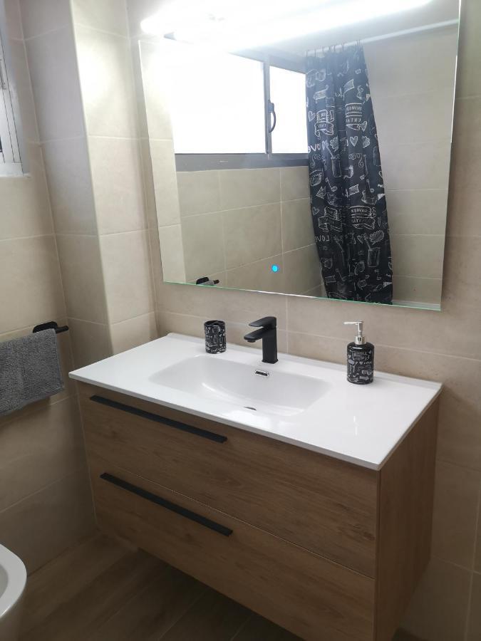 Hostal Mari En La Laguna, Alquiler Habitacion Privada En Hostal, 6 Habitaciones Cerca De La Universidad Y Aeropuerto Norte, 3 Banos Compartidos 拉拉古纳 外观 照片
