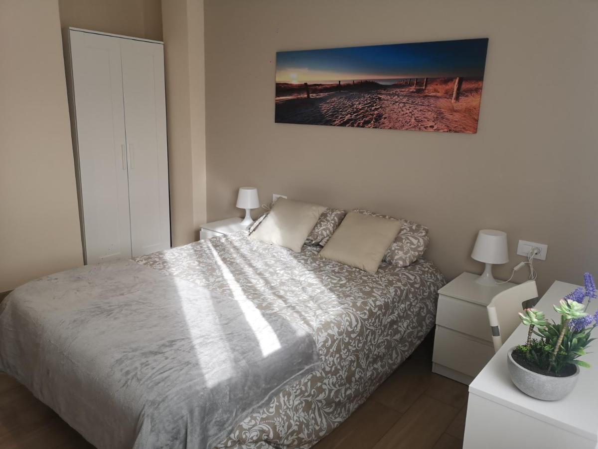 Hostal Mari En La Laguna, Alquiler Habitacion Privada En Hostal, 6 Habitaciones Cerca De La Universidad Y Aeropuerto Norte, 3 Banos Compartidos 拉拉古纳 外观 照片