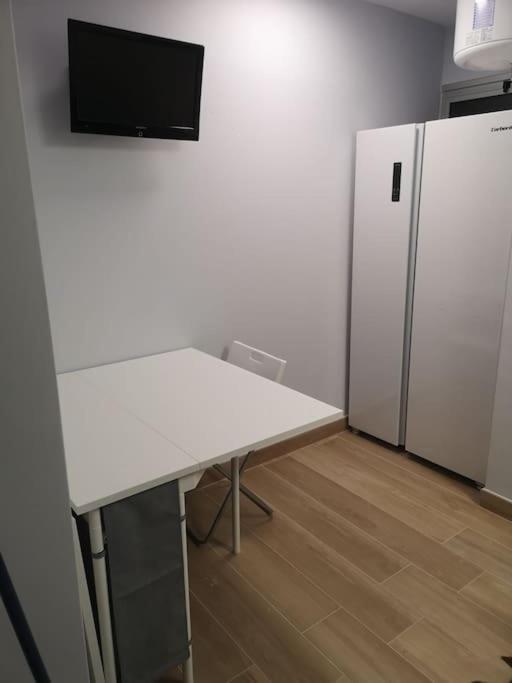 Hostal Mari En La Laguna, Alquiler Habitacion Privada En Hostal, 6 Habitaciones Cerca De La Universidad Y Aeropuerto Norte, 3 Banos Compartidos 拉拉古纳 外观 照片