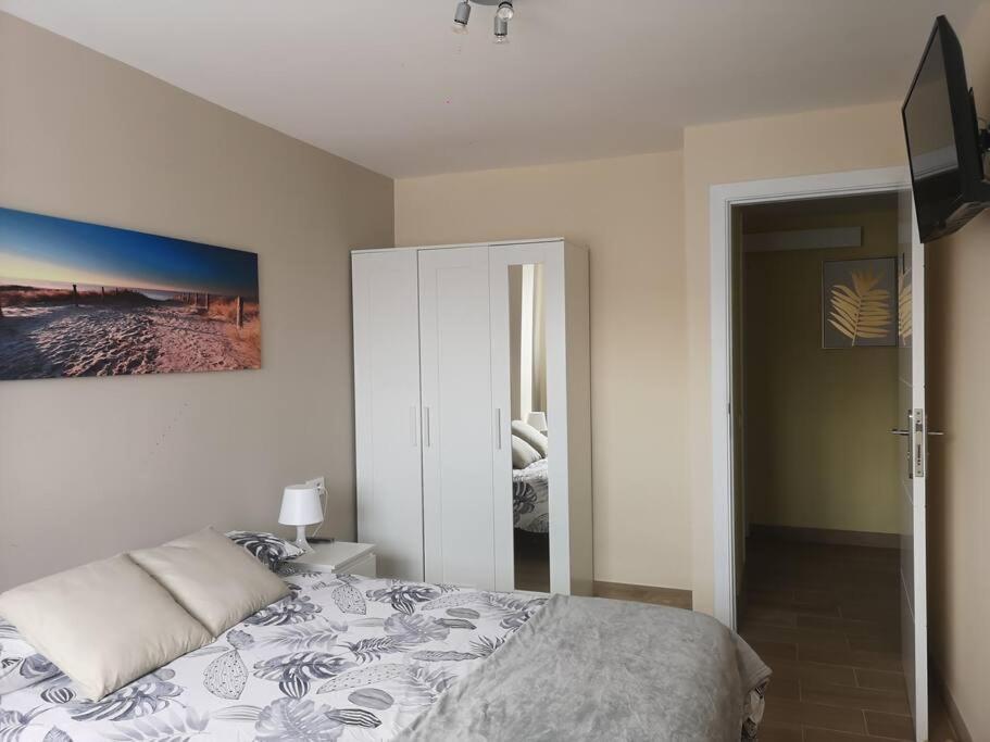 Hostal Mari En La Laguna, Alquiler Habitacion Privada En Hostal, 6 Habitaciones Cerca De La Universidad Y Aeropuerto Norte, 3 Banos Compartidos 拉拉古纳 外观 照片