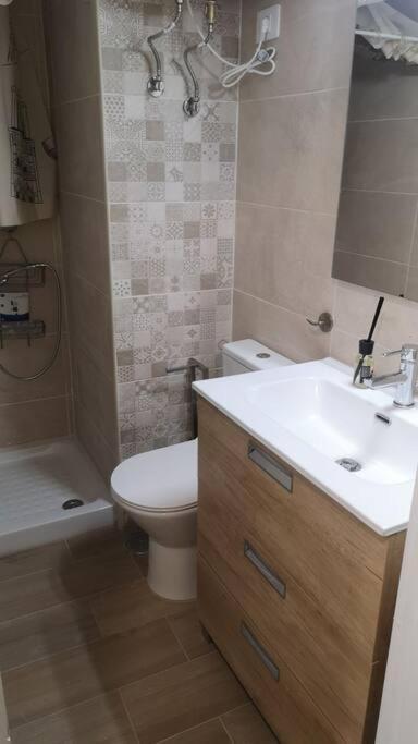 Hostal Mari En La Laguna, Alquiler Habitacion Privada En Hostal, 6 Habitaciones Cerca De La Universidad Y Aeropuerto Norte, 3 Banos Compartidos 拉拉古纳 外观 照片