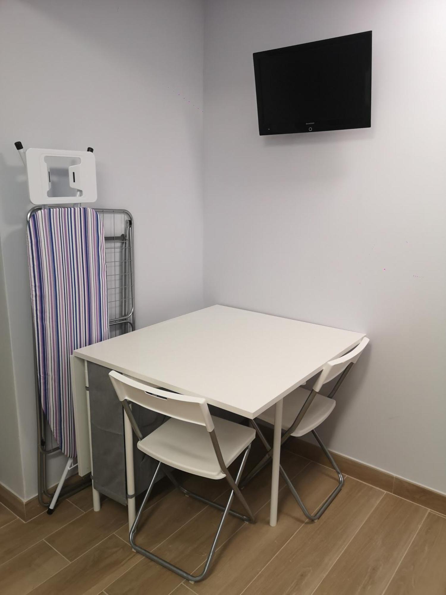 Hostal Mari En La Laguna, Alquiler Habitacion Privada En Hostal, 6 Habitaciones Cerca De La Universidad Y Aeropuerto Norte, 3 Banos Compartidos 拉拉古纳 外观 照片